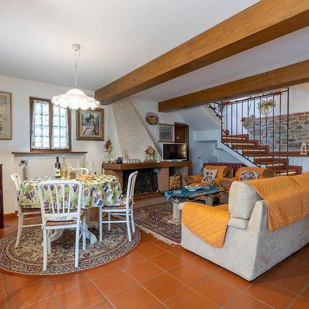 Beautiful Home In Uzzano Pt With Kitchen Ngoại thất bức ảnh